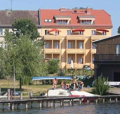 "Ayurveda & Vitalzentrum" Apartmenthaus am Grienericksee Rheinsberg