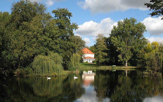 Manor house park Möglin