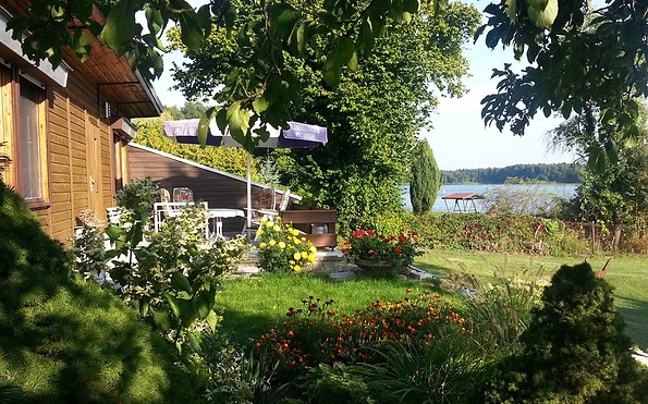 Außenbereich der Ferienwohnungen &amp; Bungalow am Oderberg See, Foto: Renate Peters