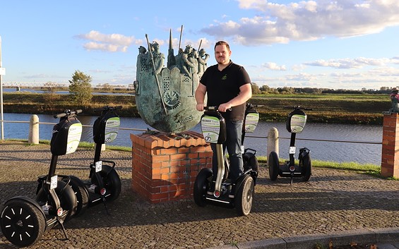 Patrick Bockelmann mit Segways in Wittenberge an der Elbe, Foto: Second Way To Go