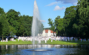 Picknick in Weiß im Schlosspark Oranienburg, Foto: Kerstin Wüstenhöfer