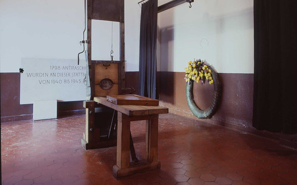 Gedenkstätte am ehemaligen Hinrichtungsort 1999, Foto: Gedenkstätten Brandenburg / Kiessling