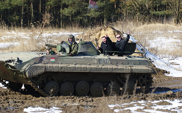 Panzerfunfahrschule Heyse - BMP-1 im Gelände, Foto : Jörg Heyse