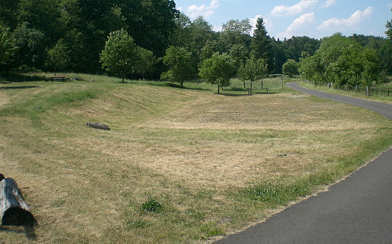 Wohnmobilstellplatz an der Neißetalbrücke, Foto: Jana Bahlo, Amt Döbern-Land