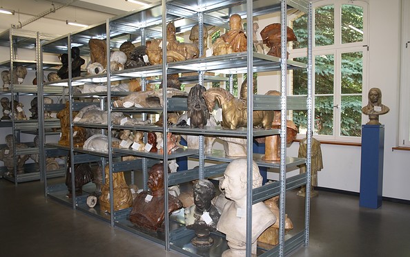Blick auf die denkmalgeschützte Modellsammlung im Museum, Foto: Kunstgussmuseum Lauchhammer