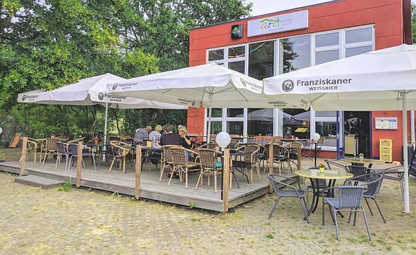 Tisch Petale 110 X 70 Esstisch Aus Metall Restaurantmobel