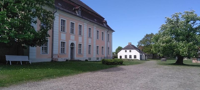 Avenues of the Manor House Complex in Zernikow