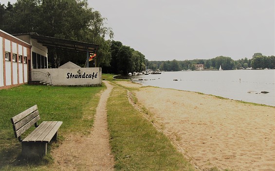 Der Sand, das Wasser und bestes Wetter an der Badestelle in Jessern, Foto:TEG