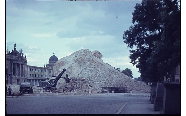 Sprengung der Garnisonkirche 1968, Foto: Dietmar Saretz, Copyright SGP