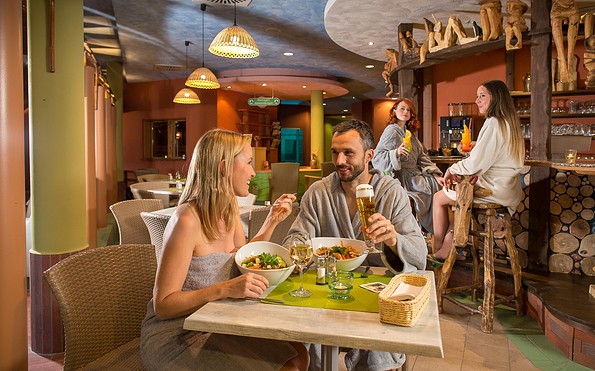 Im Saunarestaurant genießen Sie leckere Gerichte, Foto: Spreewelten GmbH
