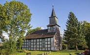 Außenansicht der Dorfkirche Braunsberg, Foto: ScottyScout