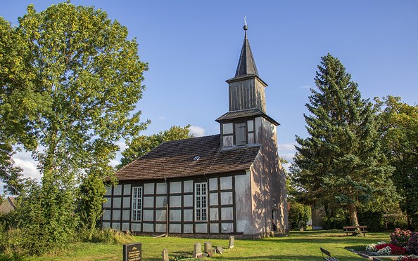 Außenansicht der Dorfkirche Braunsberg, Foto: ScottyScout