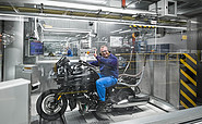 Rollenprüfstand im BMW Werk Berlin, Foto: BMW AG