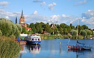 Werder (Havel) - Stadtansicht mit Havel und Boot, Foto: Tourismusverband Havelland e.V.