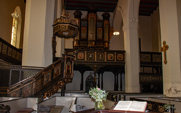 Kirchenraum mit Blick auf die Orgel, Foto: TMB-Fotoarchiv/ScottyScout