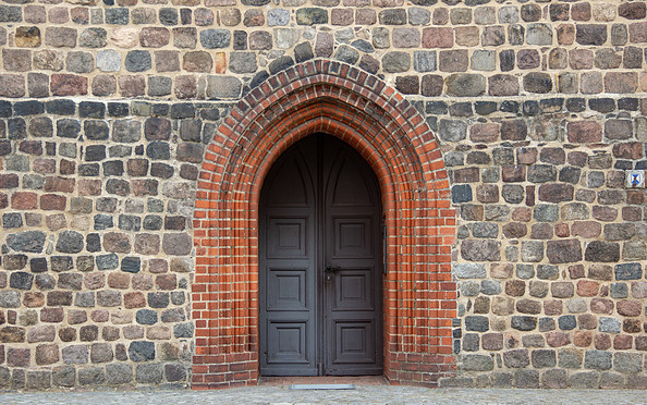 Eingang St. Marien / St. Nikolai in Beelitz, Foto: TMB-Fotoarchiv/ScottyScout