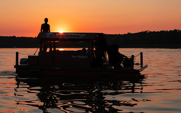 Floßfahrt in den Sonnenuntergang, Foto: PMSG Nadine Redlich