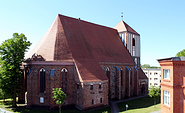 Die weithin sichtbare Stadtkirche St. Peter und Paul in Wusterhausen/Dosse, Foto: Elke Schmiele