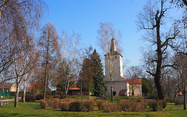 Dorfkirche Diedersdorf auf dem erhöhten Dorfanger, Foto: Tourismusverband Fläming e.V.