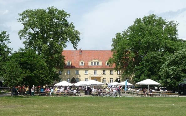 Schloss Diedersdorf, Biergarten, Foto: Schloss Diedersdorf
