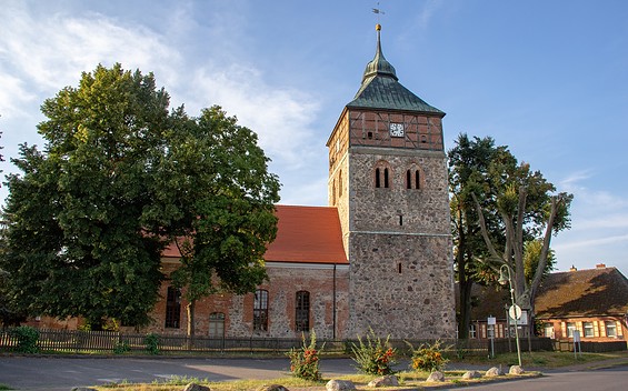 Immanuelkirche, Gross Schoenebeck, Foto: ScottyScout