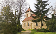 Dorfkirche Langerwisch von der Peter-Huchel Chaussee betrachtet, Foto: Tourismusverband Fläming e.V.