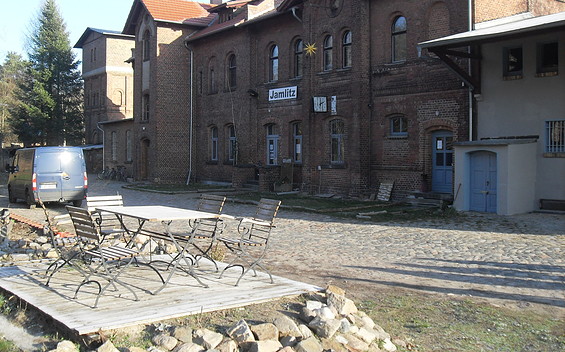 Justus Dehlbrück Haus - Bahnhofsgebäude in Jamlitz, Foto: TEG
