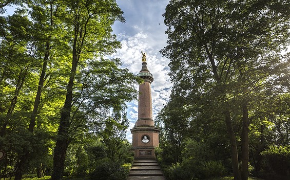 Siegessäule Hakenberg, Foto: TMB-Fotoarchiv/Steffen Lehmann