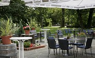 Weisser Schwan Terasse und Garten, Foto: SADE – Zossener Hotelbetriebs GmbH