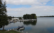 Aus jedem Zimmer ist der Blick auf den Schwielochsee gegeben, Foto: TEG