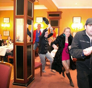 Mit Dinner Theater entspannen und Teamgeist fördern