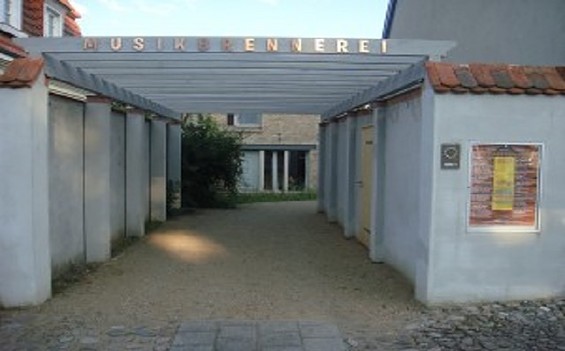 Eingang Musikbrennerei, Foto: Jane Zahn