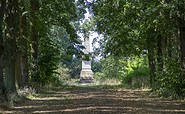 Gutspark Rühstädt mit Blick auf den Obelisk, Foto: TMB-Fotoarchiv/ScottyScout