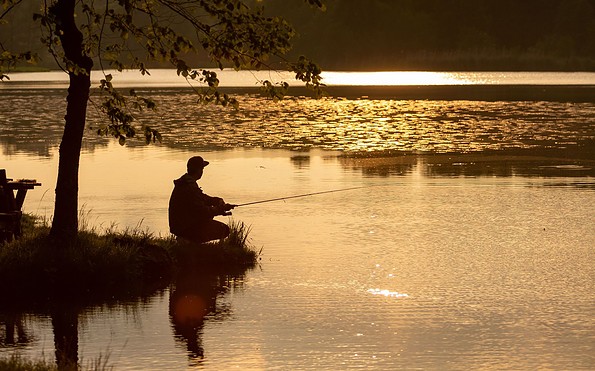 Angler vor Sonnenuntergang, Foto: Florian Läufer
