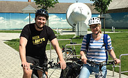 Mit E-Bikes auf der Energieroute unterwegs, Foto: Förderverein des Neue-Energien-Forum Feldheim e.V