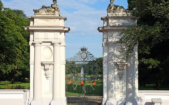 Portal to the Palace Park