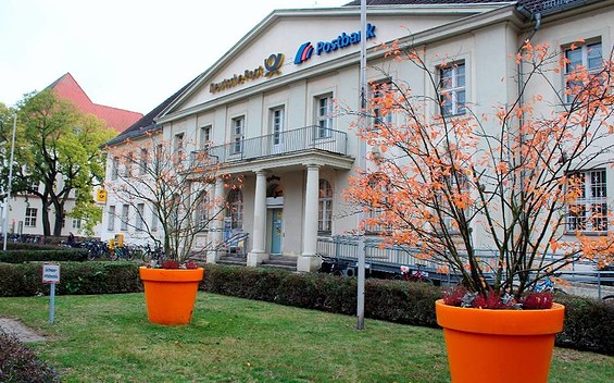 Post Office Building on Bahnhofsplatz