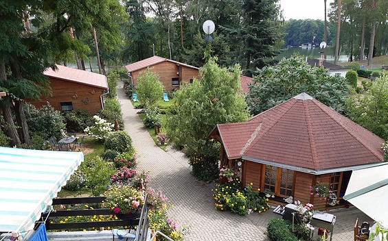 Rollygästehäuser-Anlage von Oben, Foto: Kartach