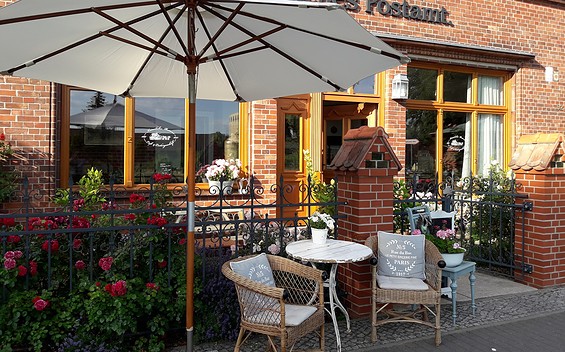Außenansicht Café Kaiserliches Postamt, Foto: John & Turowski GbR