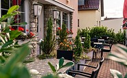 Terrasse hinterm Haus, Foto: Restaurant &quot;Rosengarten&quot; UG