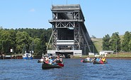 Kanutour vor dem historischen Schiffshebewerk Niederfinow, Foto: Karsten Förster