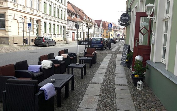 Straßenansicht vom Freiraum