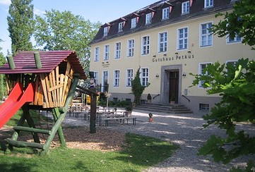 Familien- und Freizeithotel Gutshaus Petkus