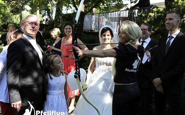Hochzeit mit Bogenschießen, Foto: Pfeilflug.com