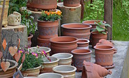 Keramik im Garten, Foto: Keramikatelier-Andrea Forchner und Stefan Laub