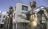 Skulpturen vorm Paul-Wunderlich-Haus in Eberswalde, Foto: Stiftung f.d. Paul-Wunderlich-Haus