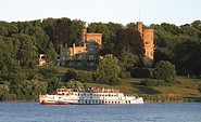 MS Cecilienhof in front of Babelsberg Castle, picture: Weisse Flotte Potsdam
