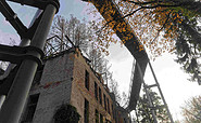 Über einem Teil der Gebäude verläuft heute der Baumkronenpfad, Foto: André Stiebitz