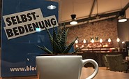 Kaffeegenuss mit Industriecharme in der Boulderhalle, Foto: bloc.Werk Bouldersport GmbH