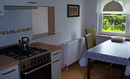 Küche mit Esstisch